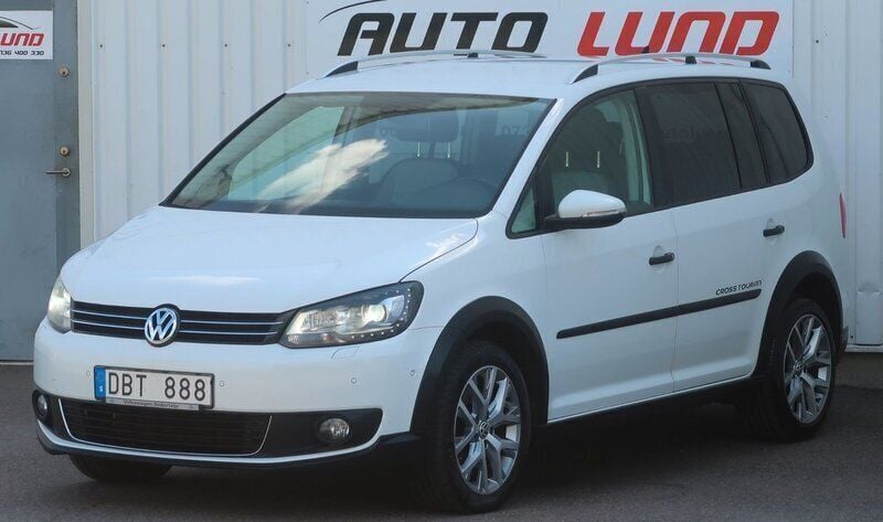 Vit Begagnad 2014 VW Touran Cross Minibuss | 85 000 kr (Bra pris) - Bild 1/4