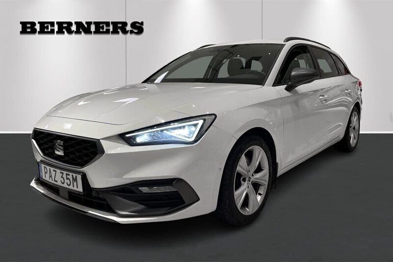 Vit Begagnad 2021 Seat Leon 4Drive Kombi | 279 900 kr - Bild 1/4