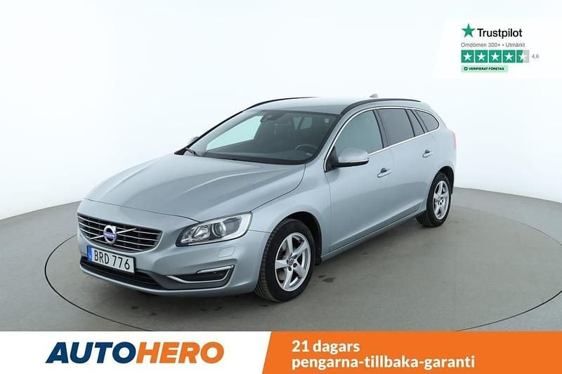 Silver Begagnad 2014 Volvo V60 Momentum Kombi | 162 000 kr (Marknadspris) - Bild 1/4
