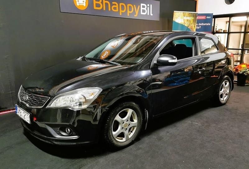 Svart Begagnad 2012 Kia ProCeed Halvkombi | 44 900 kr - Bild 1/3