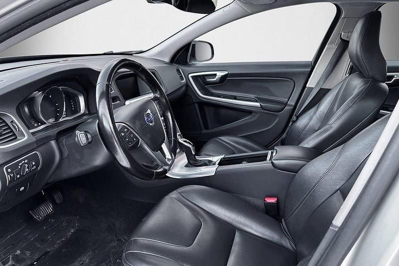 Begagnad Volvo V60 CC Summum 190 HK (139 kW) 2016 Brun Kombi