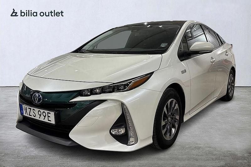 Vit Begagnad 2018 Toyota Prius Plug-in Hybrid Halvkombi | 219 900 kr (Bra pris) - Bild 1/4
