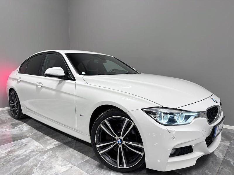 Begagnad BMW 330 M Sport 252 HK (185 kW) 2017 Vit