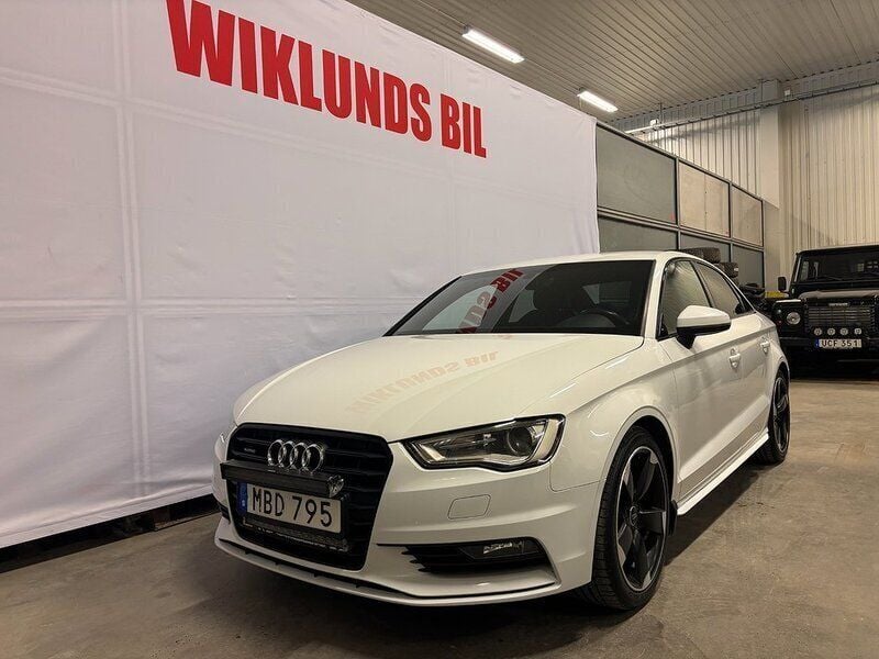 Vit Begagnad 2015 Audi A3 Ambition Sedan | 149 900 kr (Marknadspris) - Bild 1/4