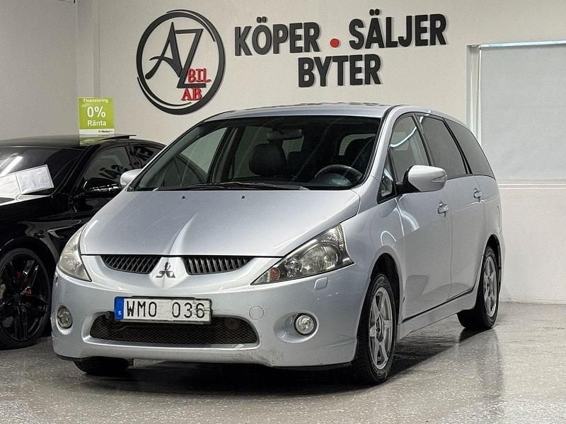 Silver Begagnad 2004 Mitsubishi Grandis Minibuss | 20 000 kr (Bra pris) - Bild 1/4