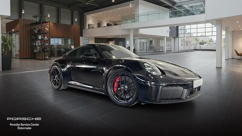 Begagnad Porsche 911 Carrera 4 GTS 485 HK (356 kW) 2024 Svart