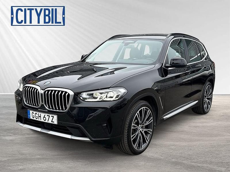 Svart Begagnad 2023 BMW X3 SUV | 479 900 kr (Marknadspris) - Bild 1/4