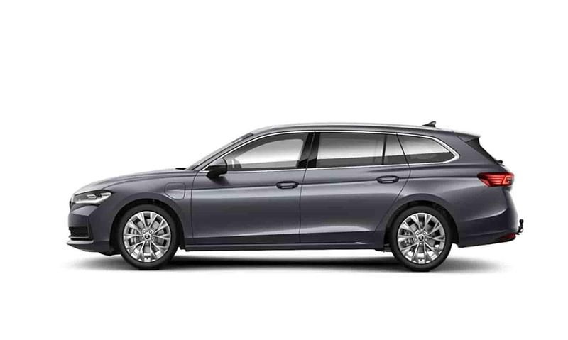 Grå Ny 2025 Skoda Superb Kombi | 462 000 kr - Bild 1/1