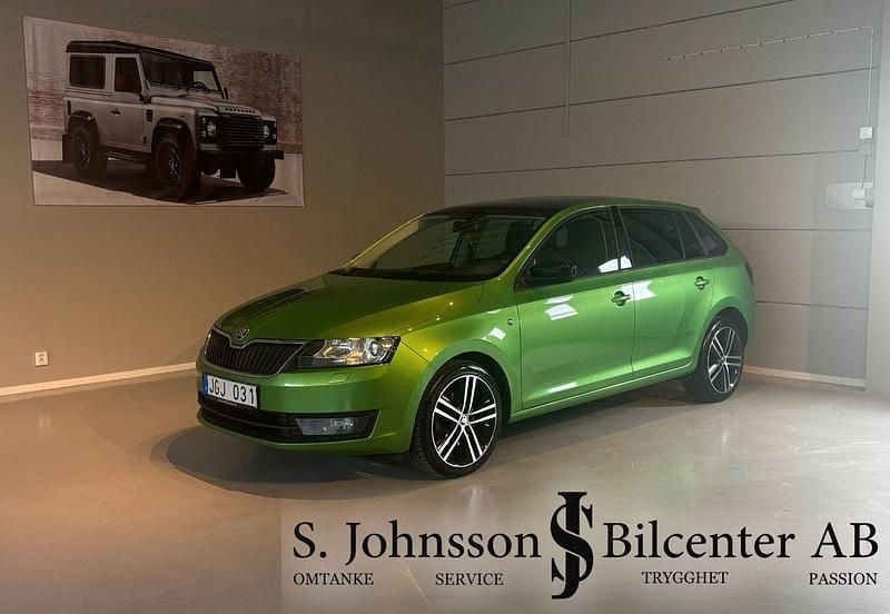 Grön Begagnad 2013 Skoda Rapid Style Halvkombi | 124 900 kr (Marknadspris) - Bild 1/4