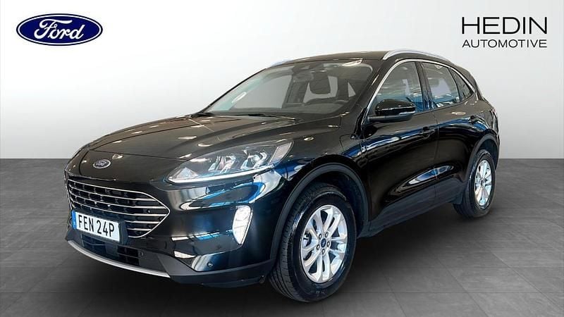 Svart (black) Begagnad 2022 Ford Kuga Titanium SUV | 259 900 kr - Bild 1/4