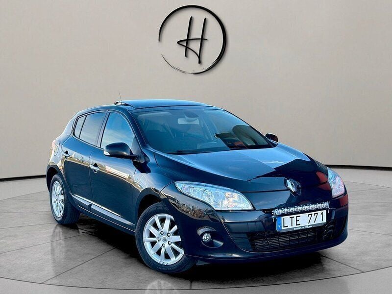 Svart Begagnad 2011 Renault Mégane III Halvkombi | 59 900 kr (Dyr) - Bild 1/4