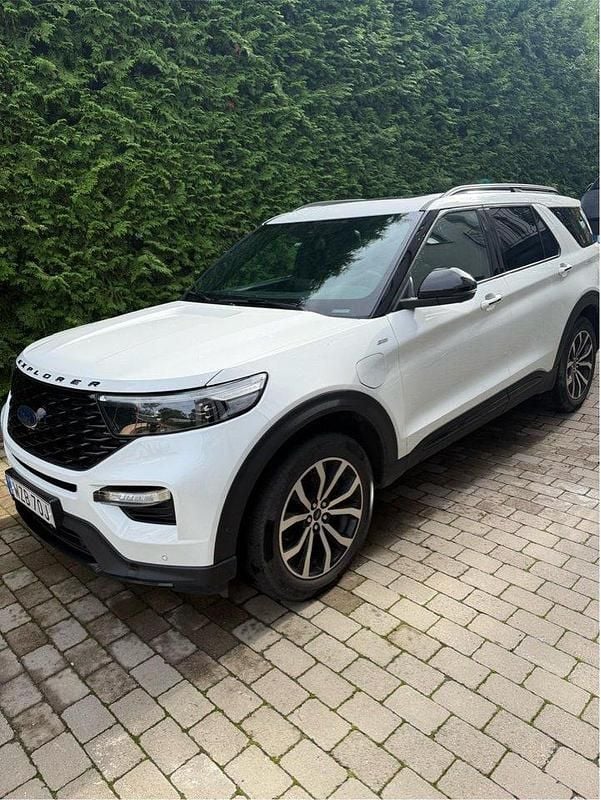 Vit Begagnad 2021 Ford Explorer ST SUV | 380 000 kr (Superpris) - Bild 1/4