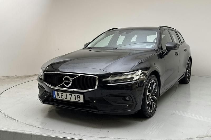 Svart Begagnad 2020 Volvo V60 Momentum Kombi | 259 000 kr (Bra pris) - Bild 1/4