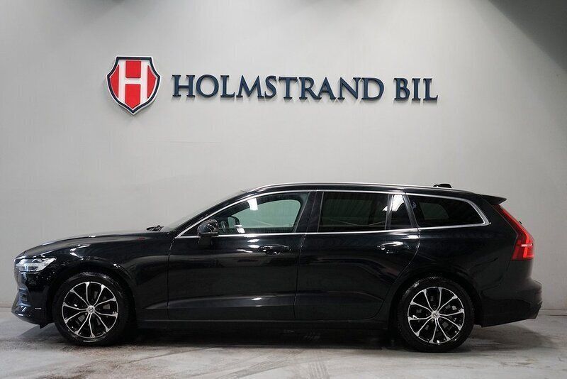 Svart Begagnad 2019 Volvo V60 Momentum Kombi | 234 900 kr (Marknadspris) - Bild 1/4