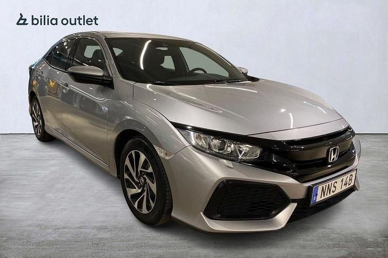 Begagnad Honda Civic Comfort 126 HK (92 kW) 2018 Silver Halvkombi