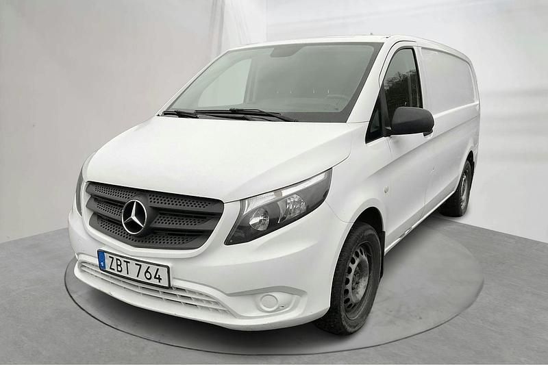 Vit Begagnad 2018 Mercedes Vito Van | 229 000 kr (Bra pris) - Bild 1/4
