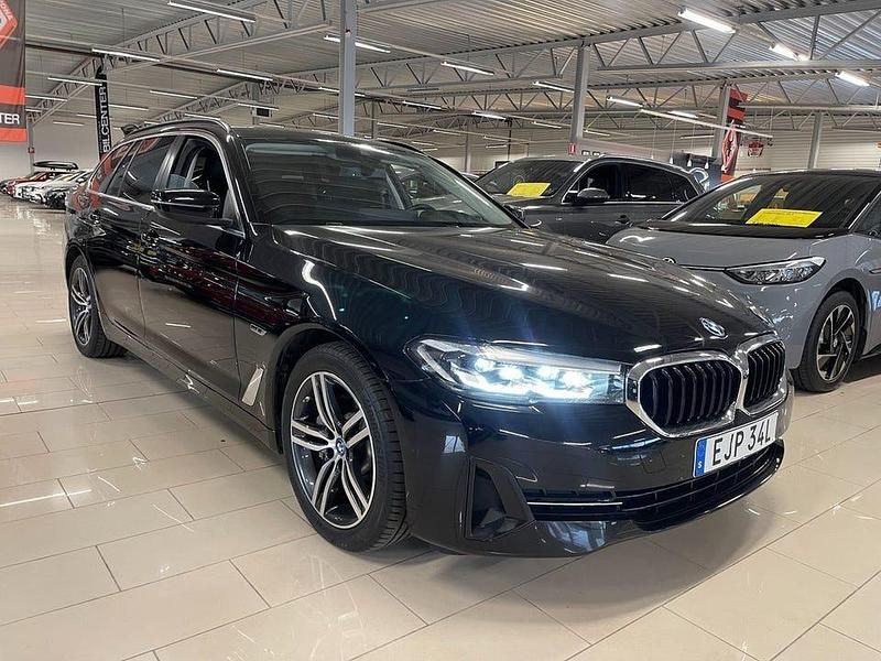 Begagnad BMW 530 292 HK (214 kW) 2022 Svart Kombi