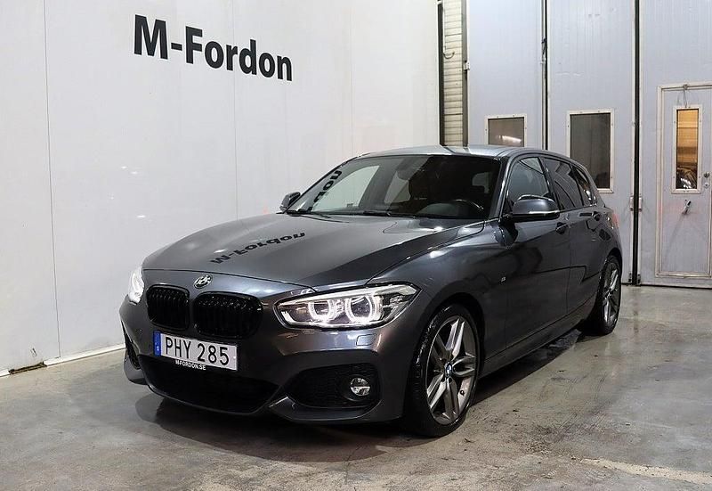 Begagnad BMW 118 M Sport 150 HK (110 kW) 2017 Grå (mineralgrå metallic) Halvkombi