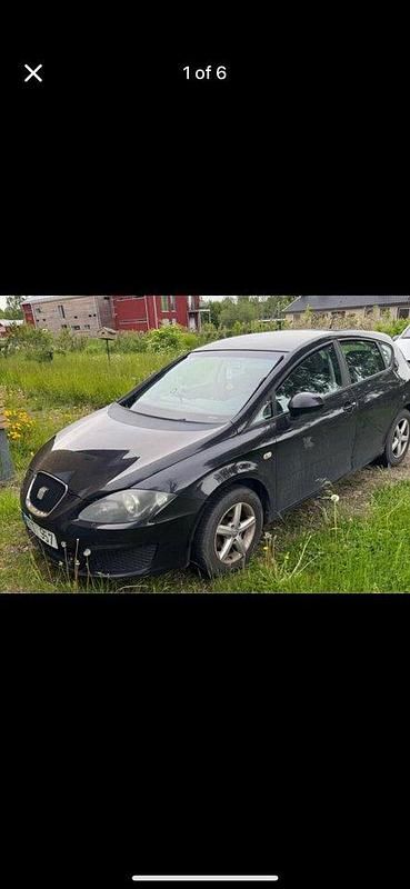 Svart Begagnad 2010 Seat Leon Reference Halvkombi | 30 000 kr (Marknadspris) - Bild 1/4