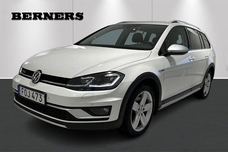 Vit Begagnad 2020 VW Golf Alltrack Kombi | 209 900 kr (Marknadspris) - Bild 1/4