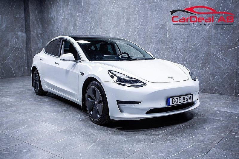 Vit Begagnad 2019 Tesla Model 3 Long Range Sedan | 229 800 kr (Marknadspris) - Bild 1/4