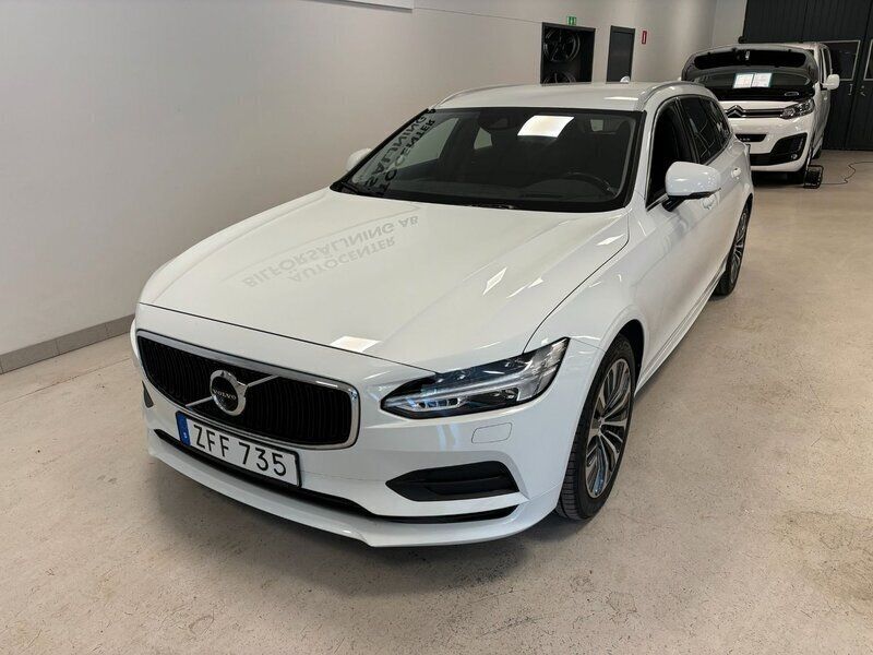 Begagnad Volvo V90 Momentum 150 HK (110 kW) 2018 Vit Kombi