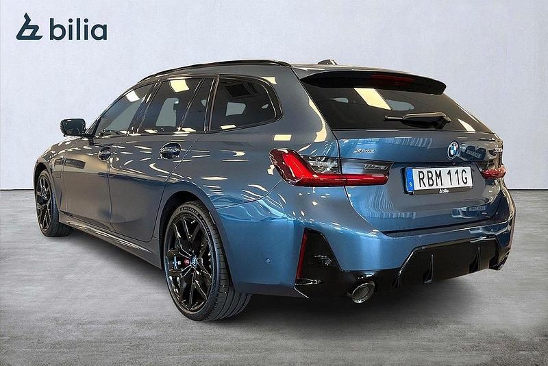 Begagnad BMW 330e M Sport 292 HK (214 kW) 2024 Blå Kombi
