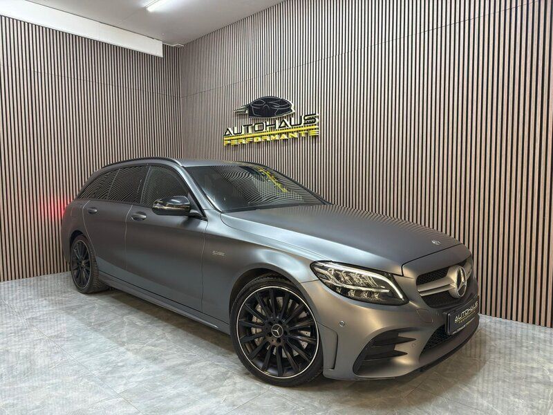 Grå Begagnad 2018 Mercedes C43 AMG AMG Kombi | 429 900 kr (Marknadspris) - Bild 1/4