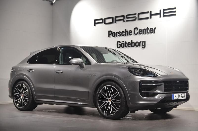 Begagnad Porsche Cayenne 470 HK (345 kW) 2025 Grå SUV