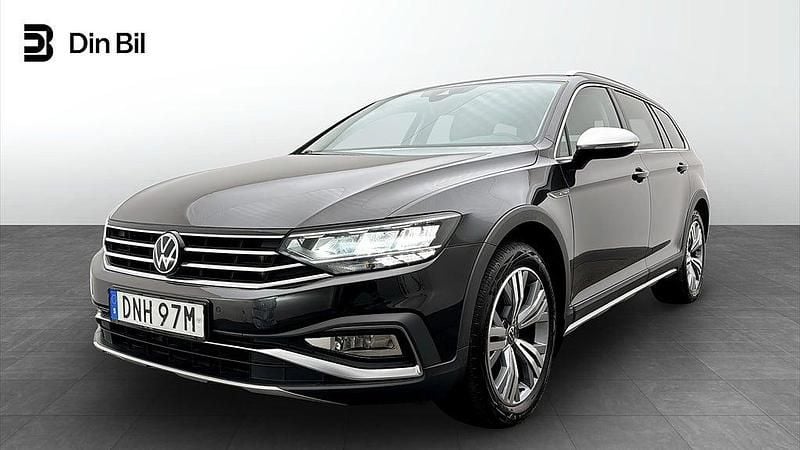 Grå Begagnad 2023 VW Passat Alltrack Kombi | 379 900 kr (Dyr) - Bild 1/4