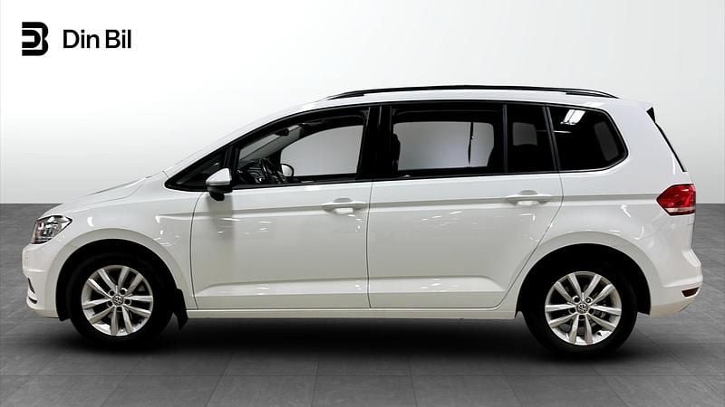Begagnad VW Touran 110 HK (80 kW) 2017 Vit (pure white) Minibuss