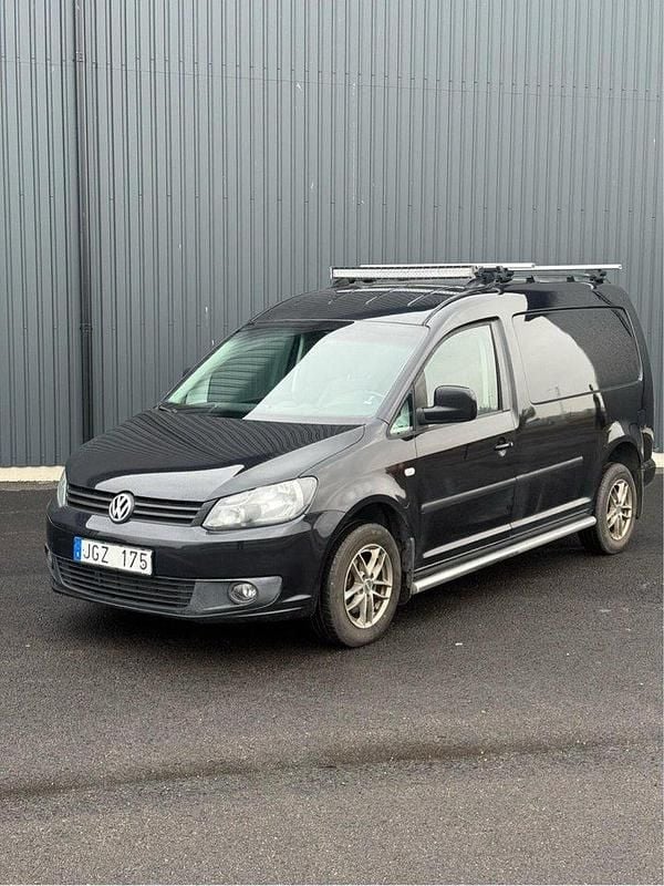 Svart Begagnad 2012 VW Caddy Maxi Minibuss | 60 000 kr (Marknadspris) - Bild 1/4