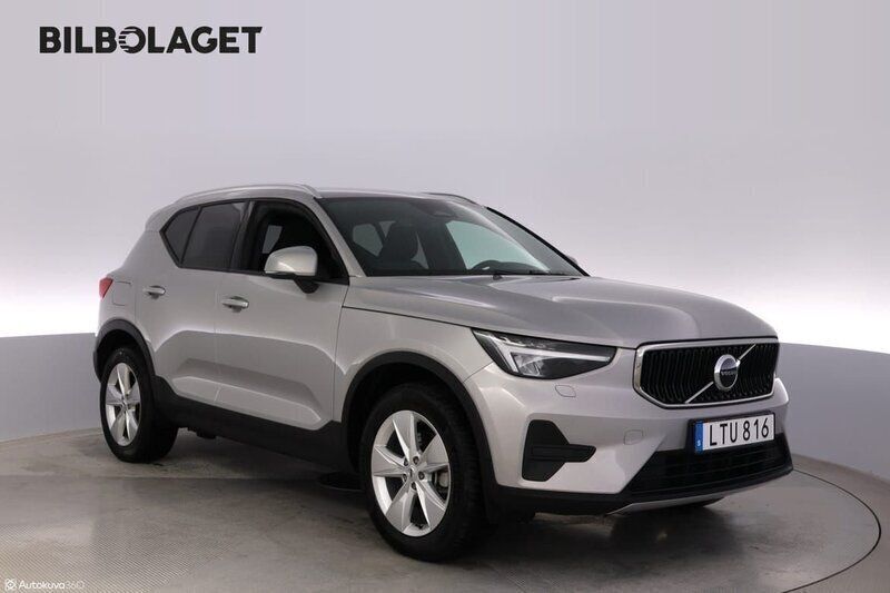 Silver Begagnad 2024 Volvo XC40 Core SUV | 349 800 kr (Superpris) - Bild 1/4