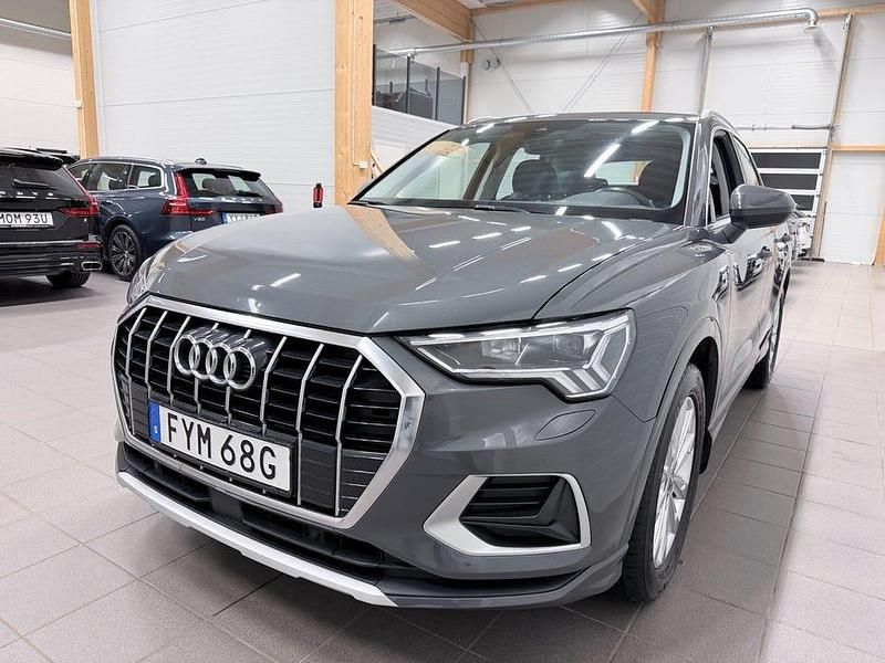 Begagnad Audi Q3 Advanced 150 HK (110 kW) 2019 Grå SUV