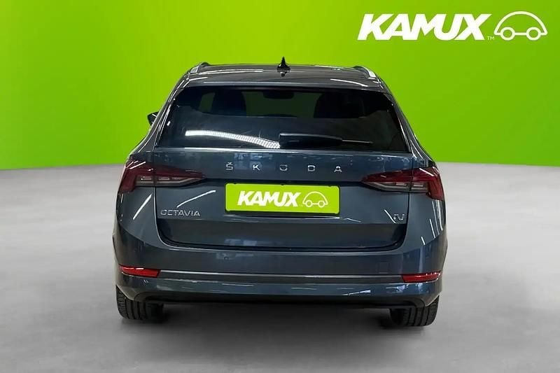Begagnad Skoda Octavia Style 204 HK (150 kW) 2021 Silver/grå Kombi