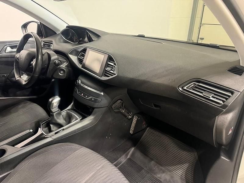 Begagnad Peugeot 308 SW 99 HK (72 kW) 2016 Vit Kombi