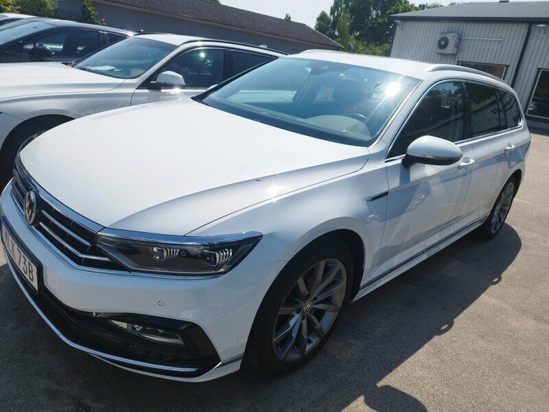 Vit Begagnad 2019 VW Passat GT Kombi | 279 900 kr (Marknadspris) - Bild 1/3