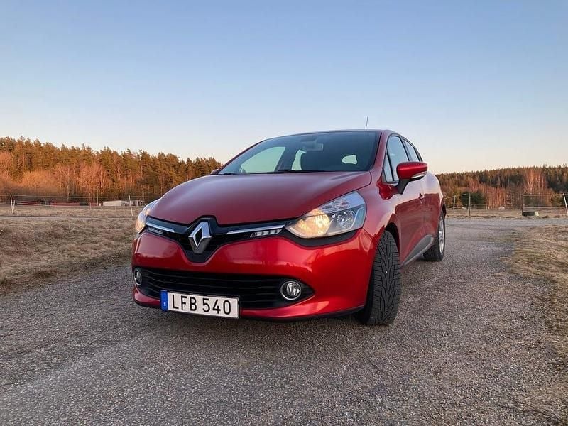 Begagnad 2016 Renault Clio IV Halvkombi | 50 000 kr (Superpris) - Bild 1/4