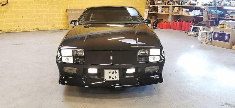 Begagnad Chevrolet Camaro 234 HK (172 kW) 1991 Svart