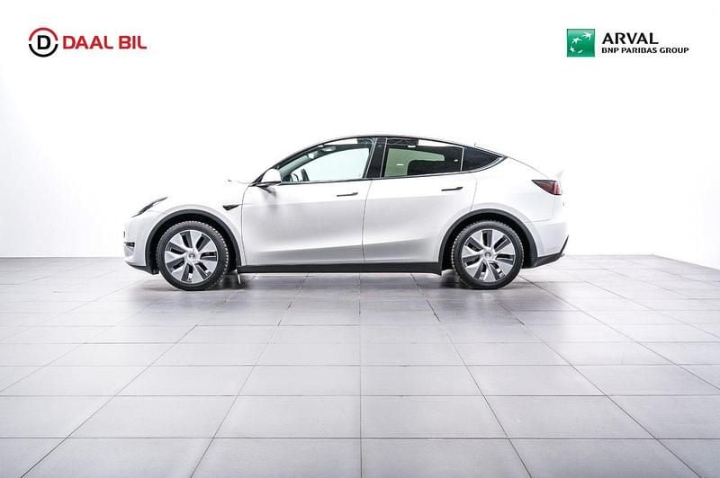 Begagnad Tesla Model Y Long Range AWD 378 kW (514 HK) 2023 Vit SUV
