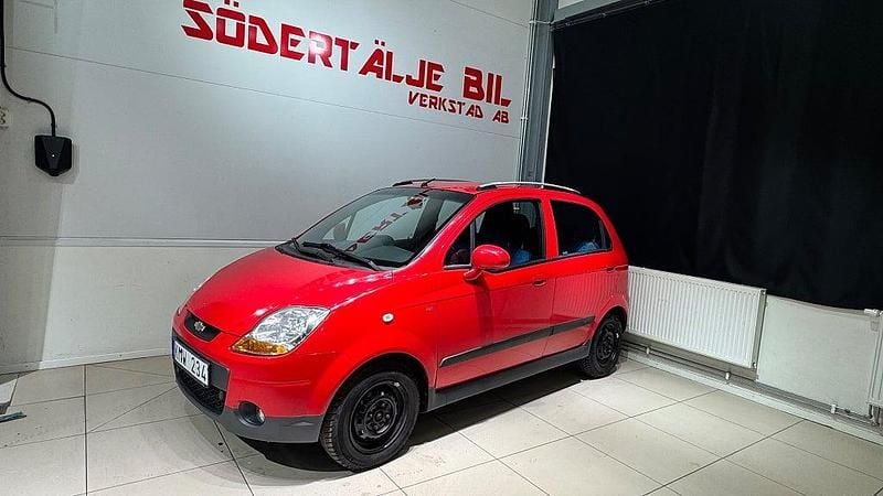 Begagnad Chevrolet Matiz 52 HK (38 kW) 2009 Röd Halvkombi