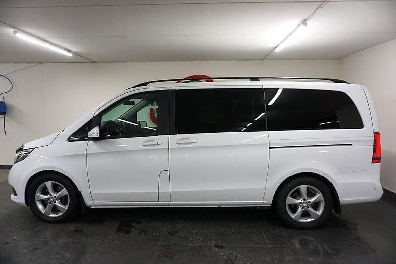 Begagnad Mercedes V220 163 HK (119 kW) 2015 Vit Minibuss