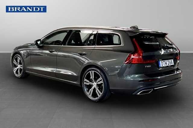 Begagnad Volvo V60 341 HK (250 kW) 2022 Grå Kombi