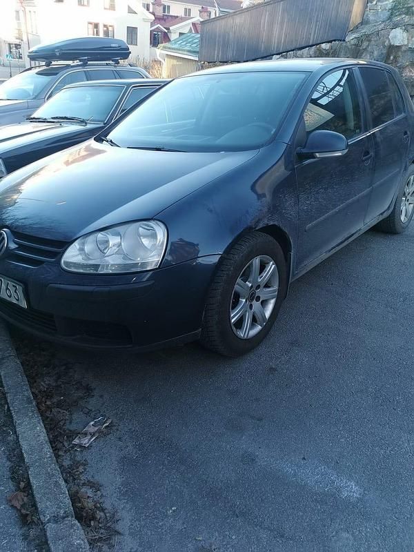 Begagnad 2006 VW Golf IV Halvkombi | 16 500 kr (Marknadspris) - Bild 1/4