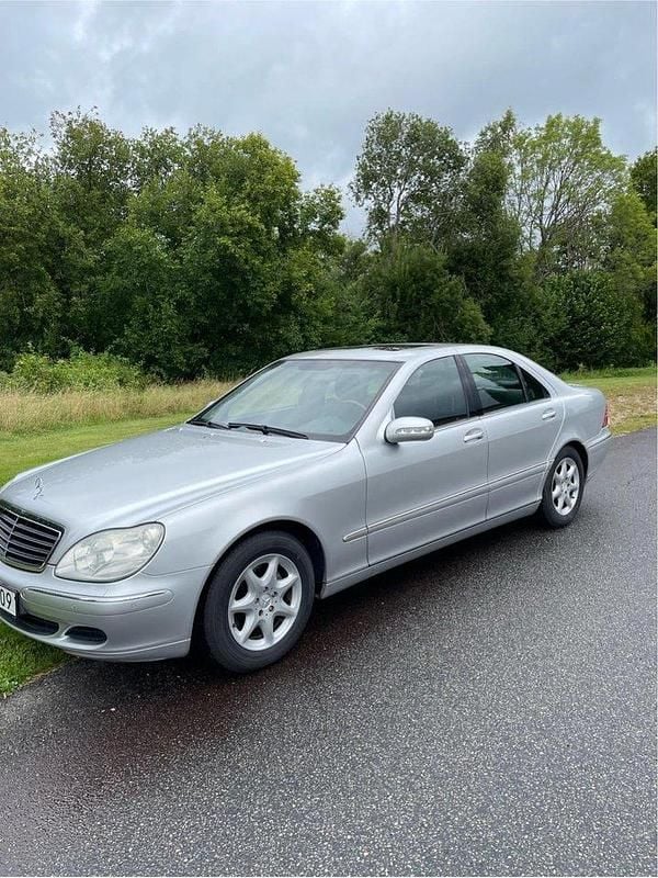 Silver Begagnad 2005 Mercedes S350 Sedan | 59 000 kr - Bild 1/4