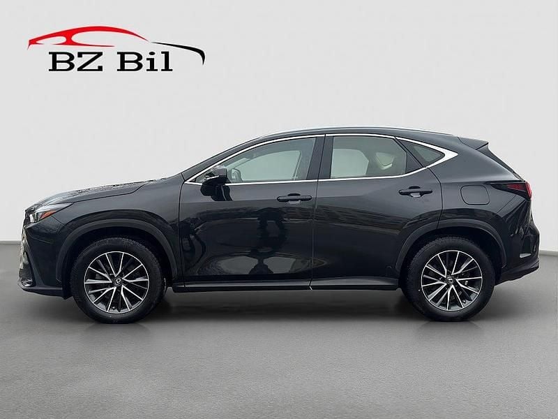 Begagnad Lexus NX350h Business Edition 242 HK (177 kW) 2022 Svart SUV