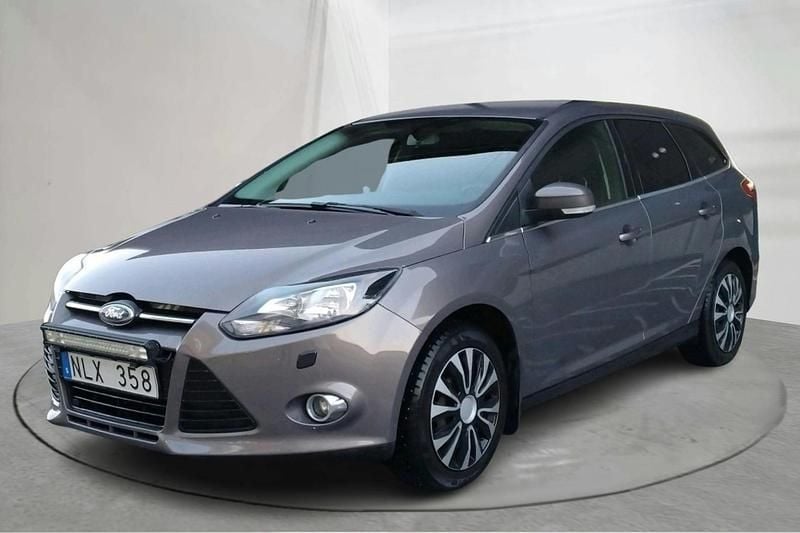 Brun Begagnad 2013 Ford Focus Titanium Kombi | 75 000 kr (Marknadspris) - Bild 1/4