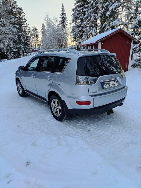 Begagnad Mitsubishi Outlander 156 HK (114 kW) 2010
