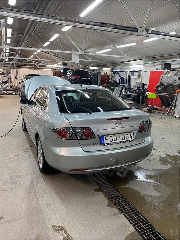Grå Begagnad 2007 Mazda 6 Inclusive Halvkombi | 38 000 kr (Marknadspris) - Bild 1/4