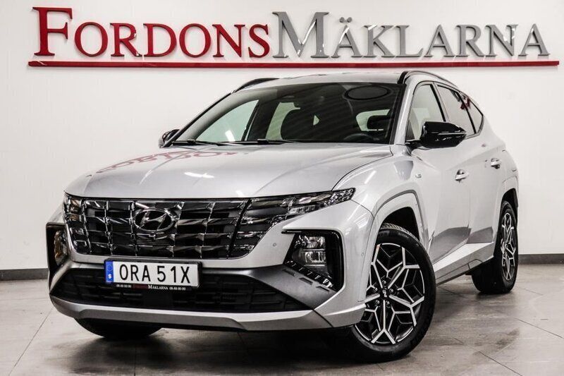 Shimmering silver Begagnad 2023 Hyundai Tucson N Line SUV | 429 900 kr (Marknadspris) - Bild 1/4